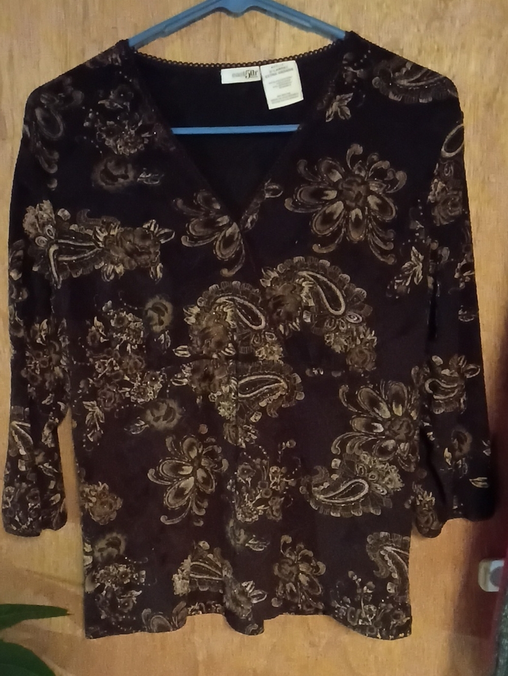 East 5th Brown Floral Paisley V-Neck Long Sleeve Top